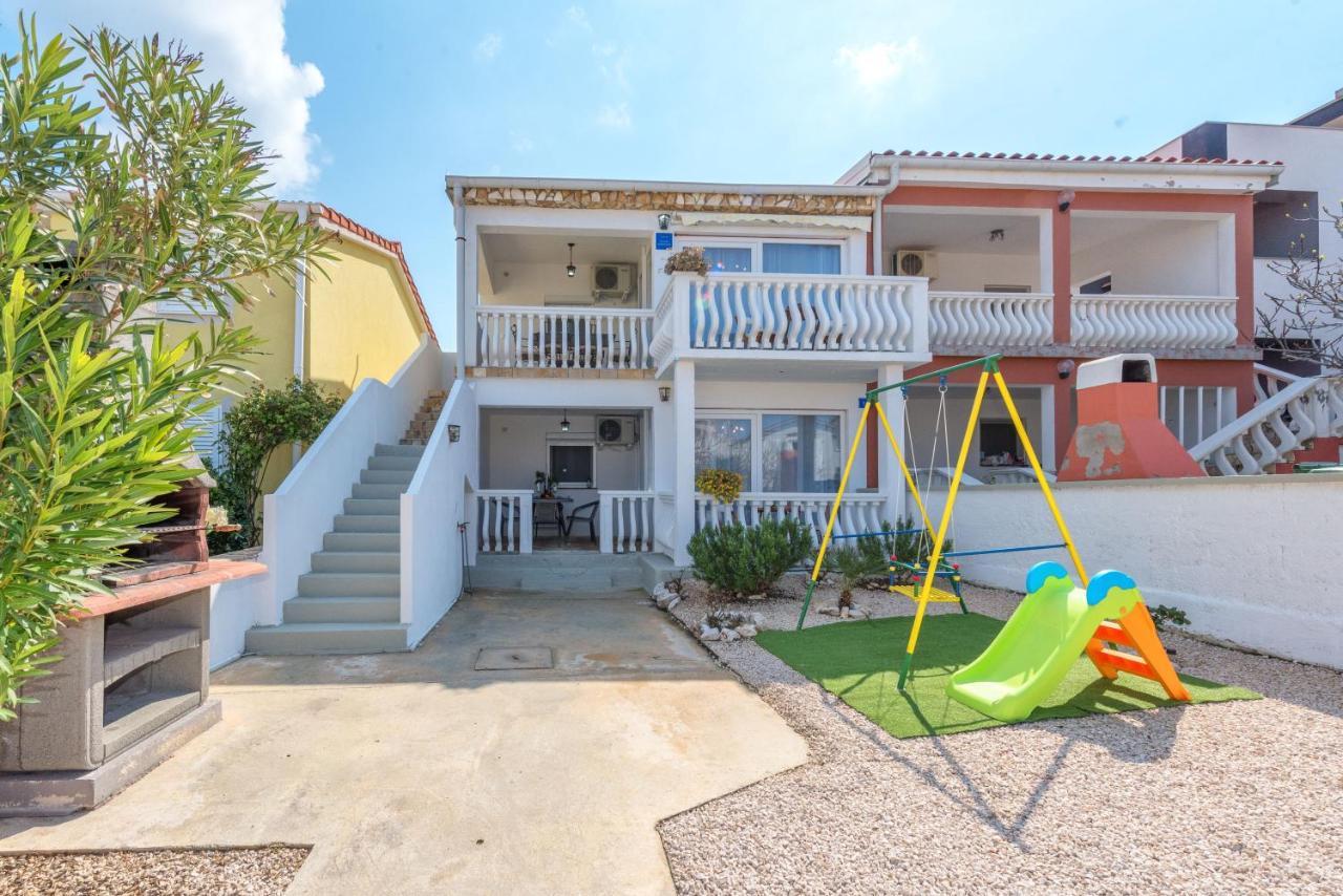 Apartment Tema Vir Exterior photo
