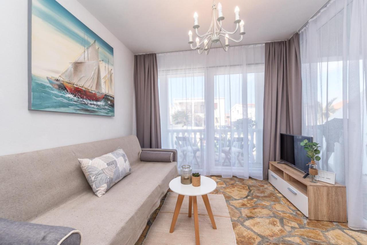 Apartment Tema Vir Exterior photo