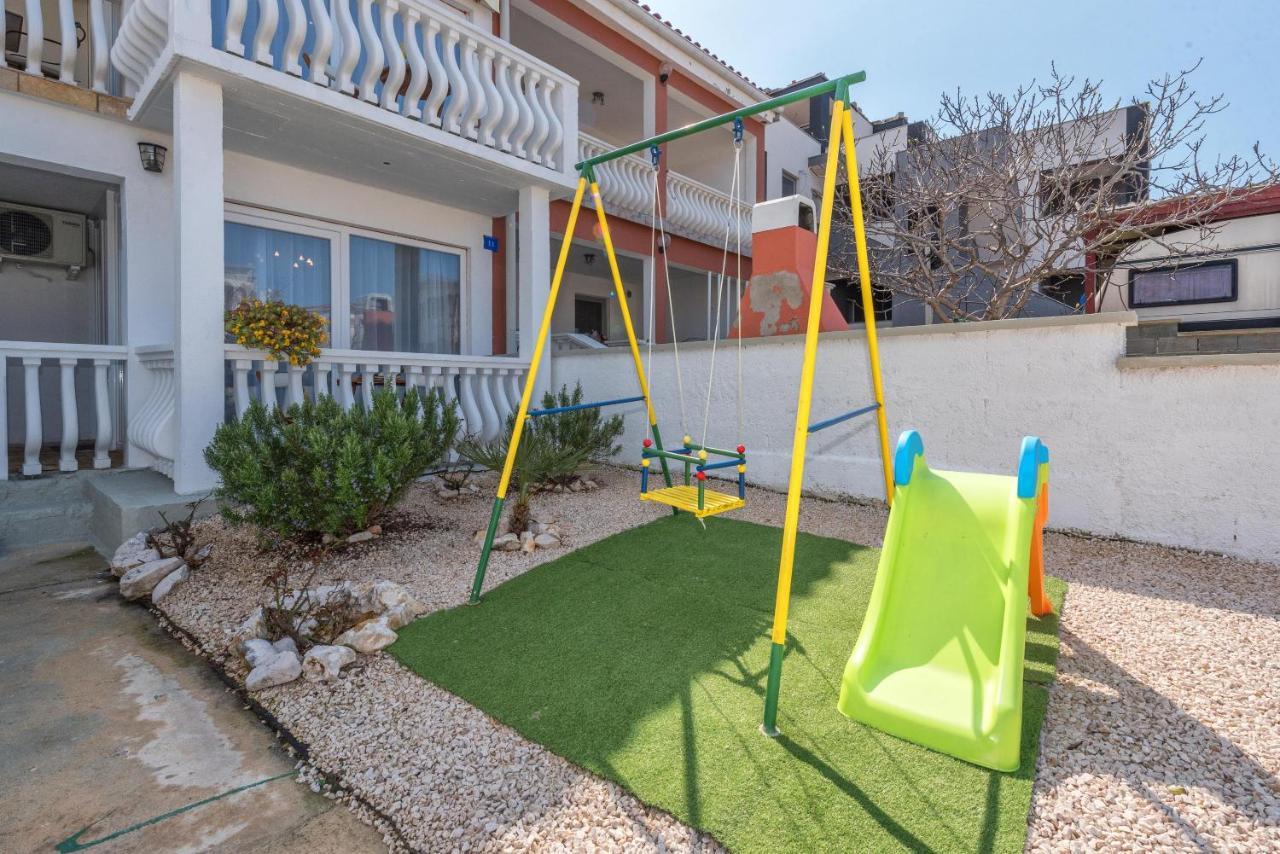Apartment Tema Vir Exterior photo