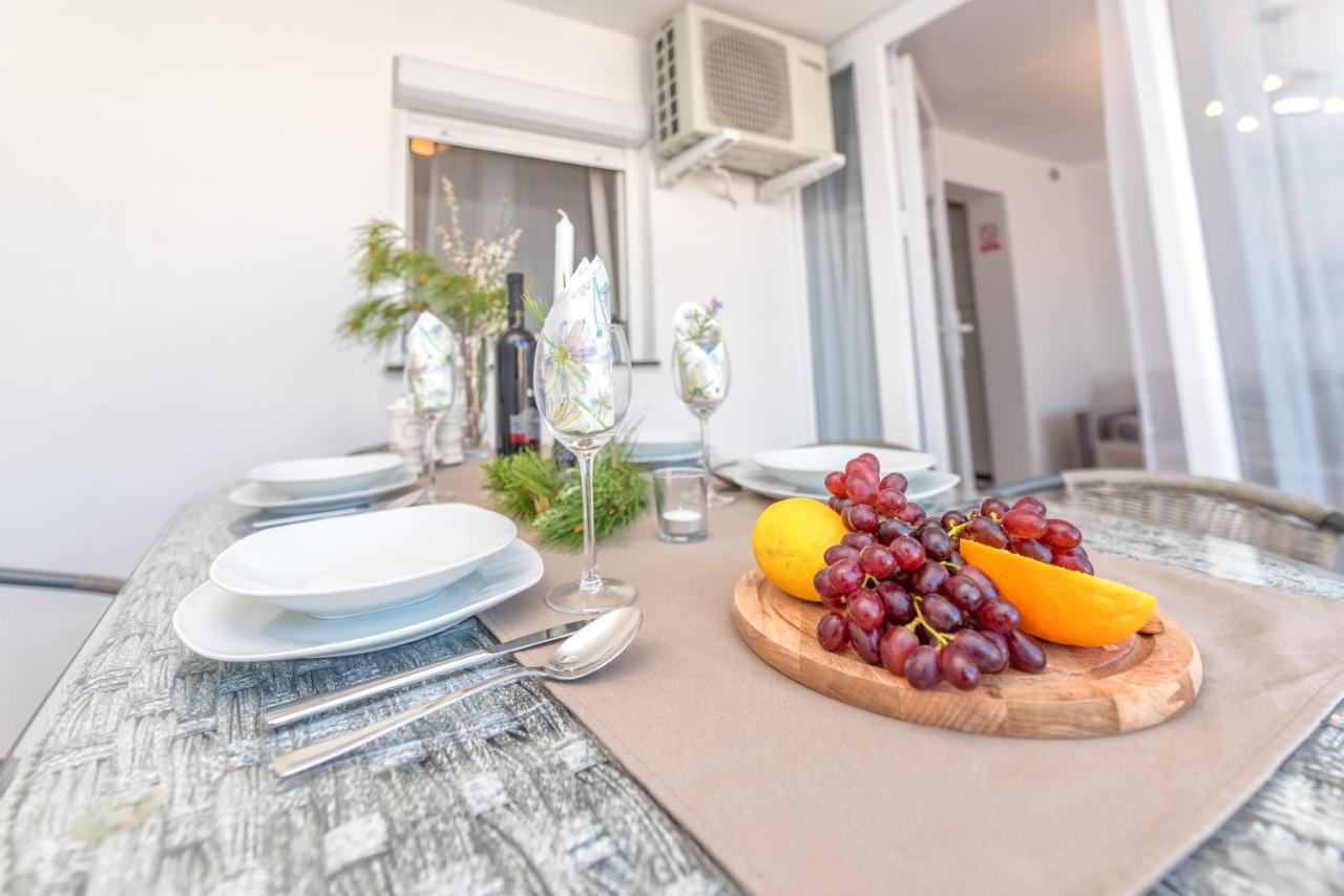 Apartment Tema Vir Exterior photo